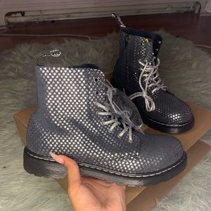 Dr. Martens Sliver Mini Stars!